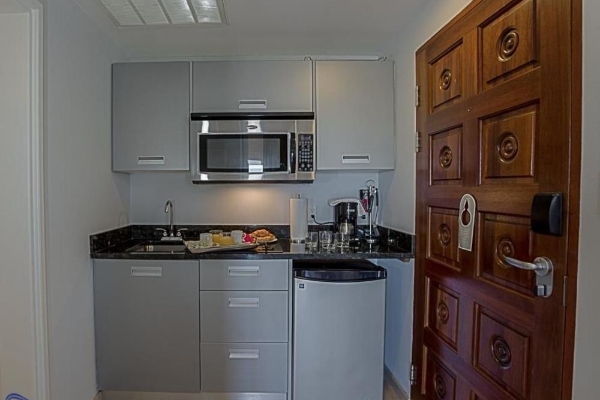 Princess Heights Luxury Boutique Condo Hotel (One Hoe)